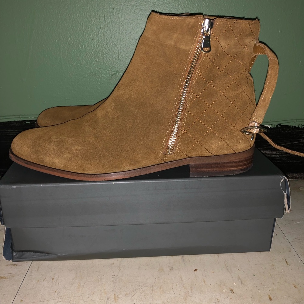 ANN TAYLOR - Quentin Seude Moto Booties 👢